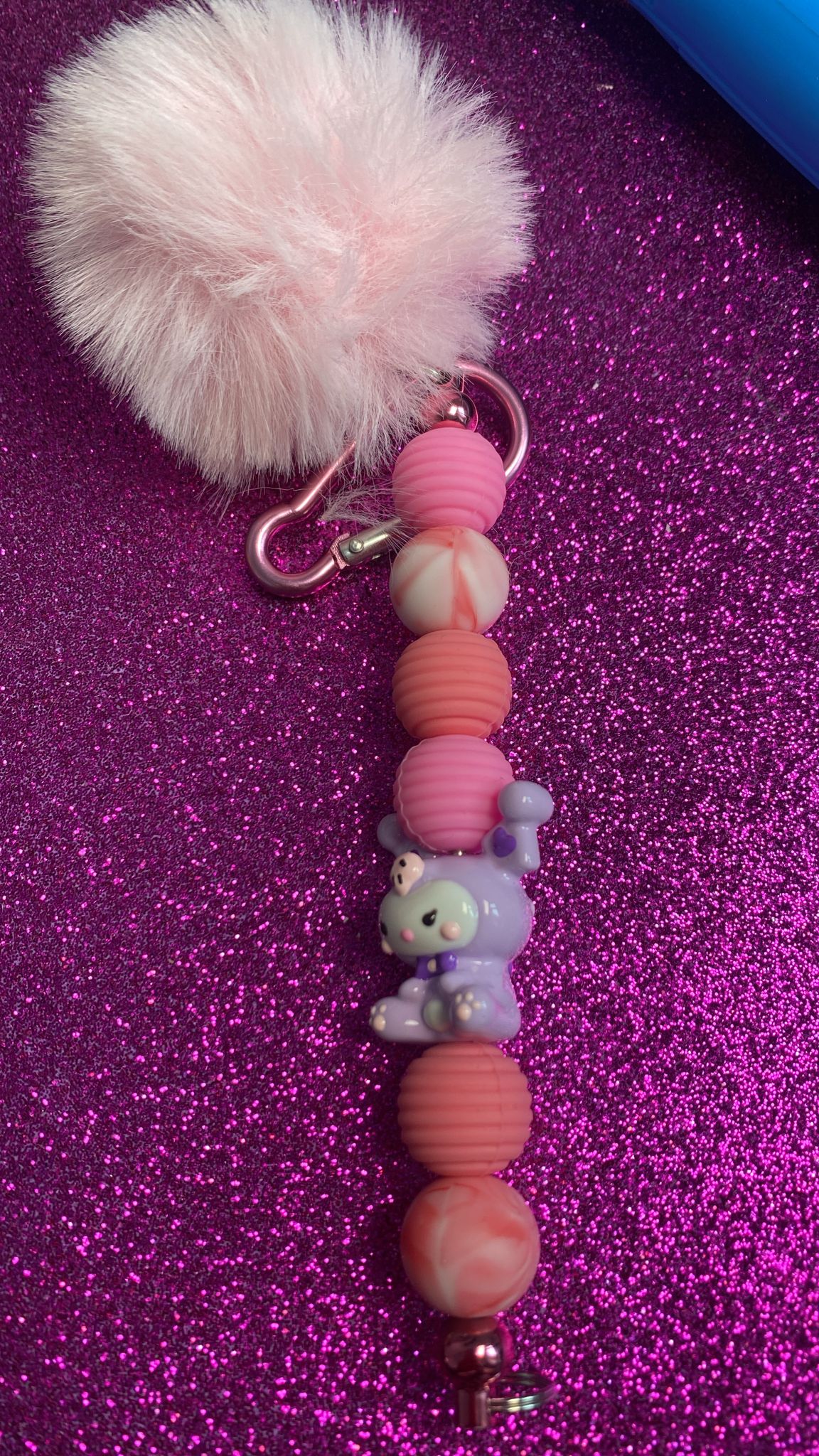 Llavero pompón largo